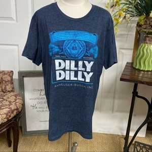 Old Navy Dilly Dilly Budweiser T-Shirt‎ L